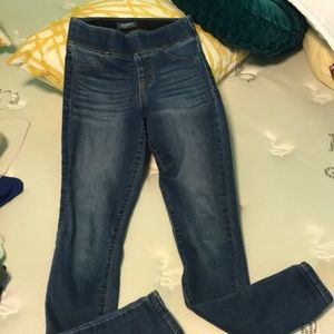 Blue light washed jeggings
